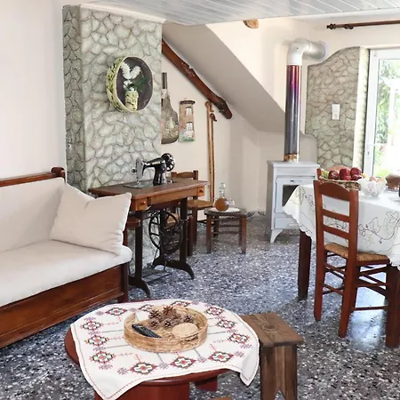 Апартаменты Mary's House Makrichori (Evia)